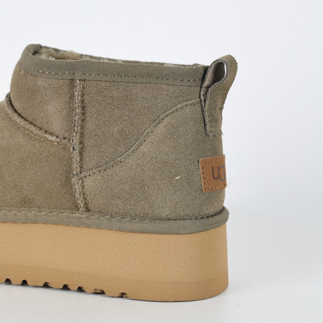 UGG Unisex Seasonal Short Boots - Style 215587746 - view 4