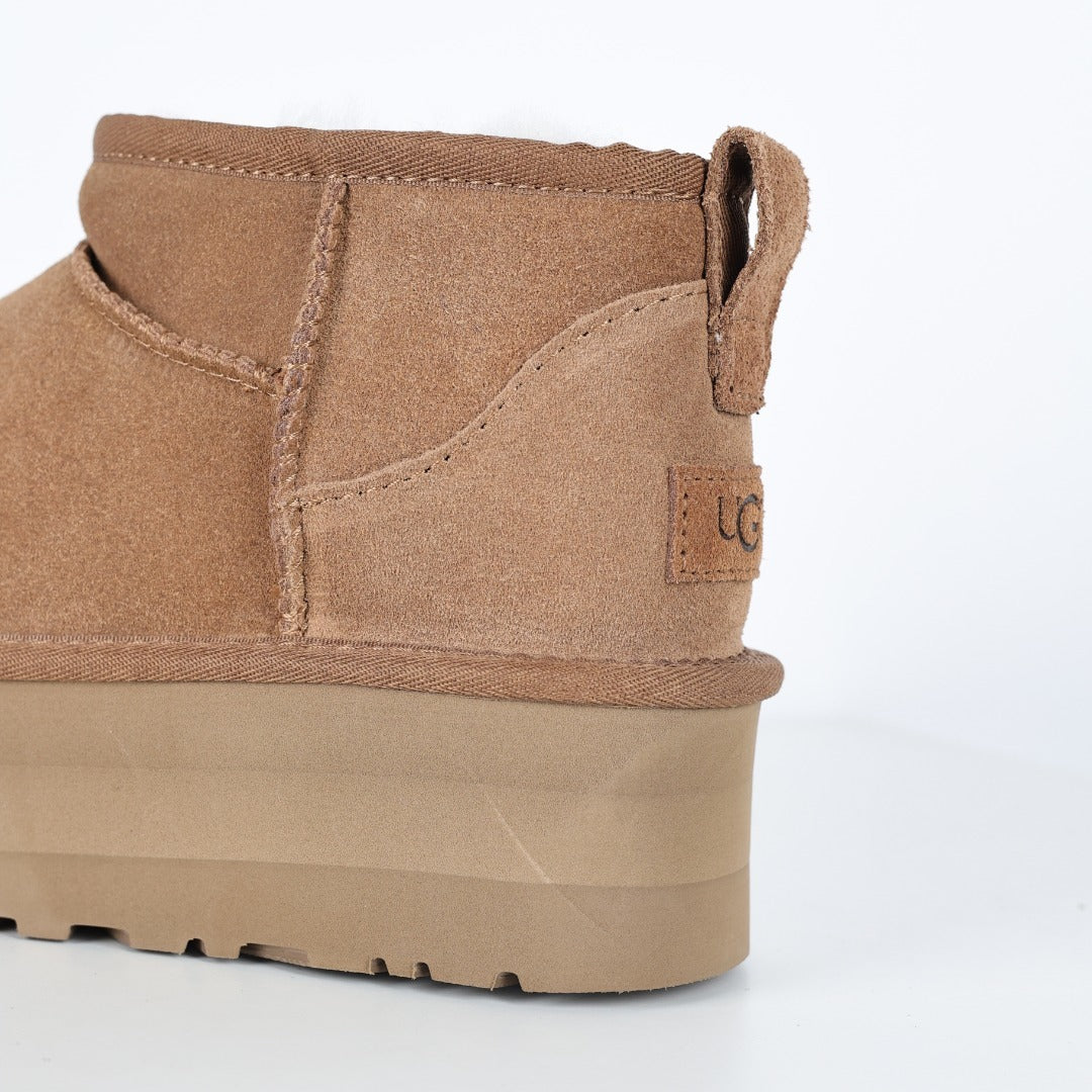 UGG Unisex Seasonal 3cm Platform Short Boots - Style 215587846 - view 4