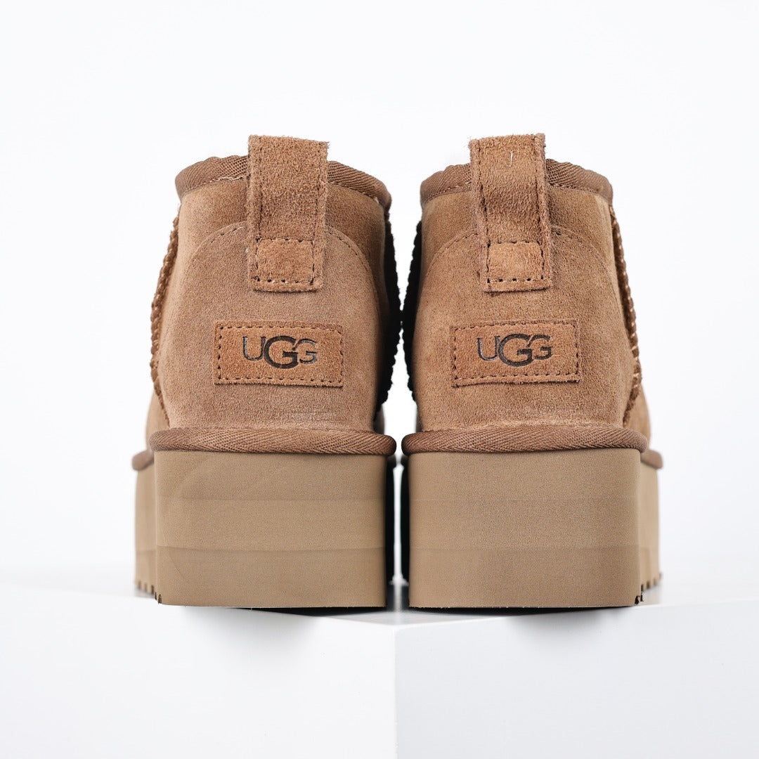 UGG Unisex Seasonal 3cm Platform Short Boots - Style 215587846 - view 8