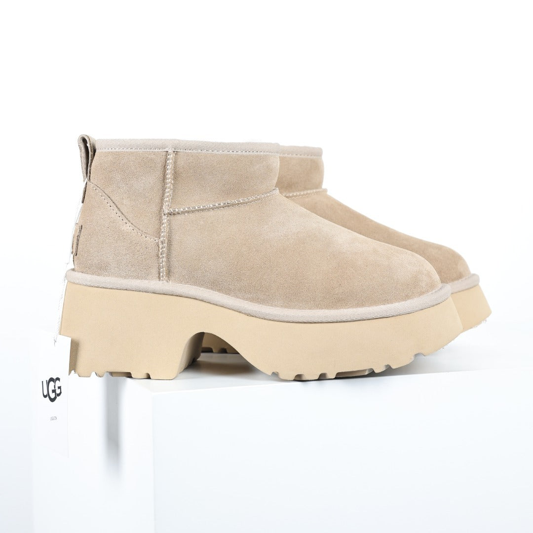 UGG Women's Seasonal 5cm Platform Short Boots - Style 215587881 - view 3