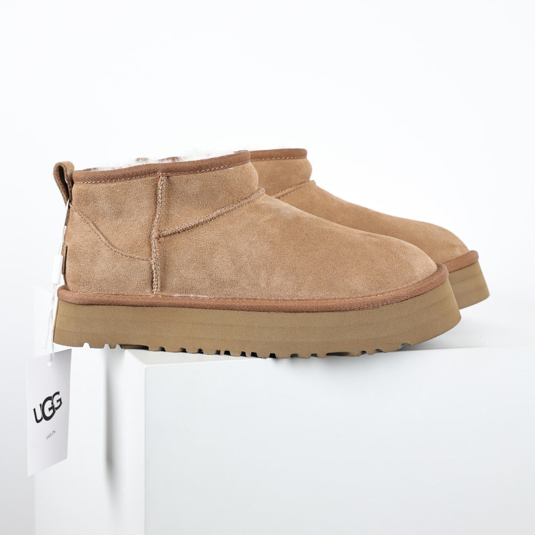 UGG Unisex Seasonal 3cm Platform Short Boots - Style 215588213 - view 3