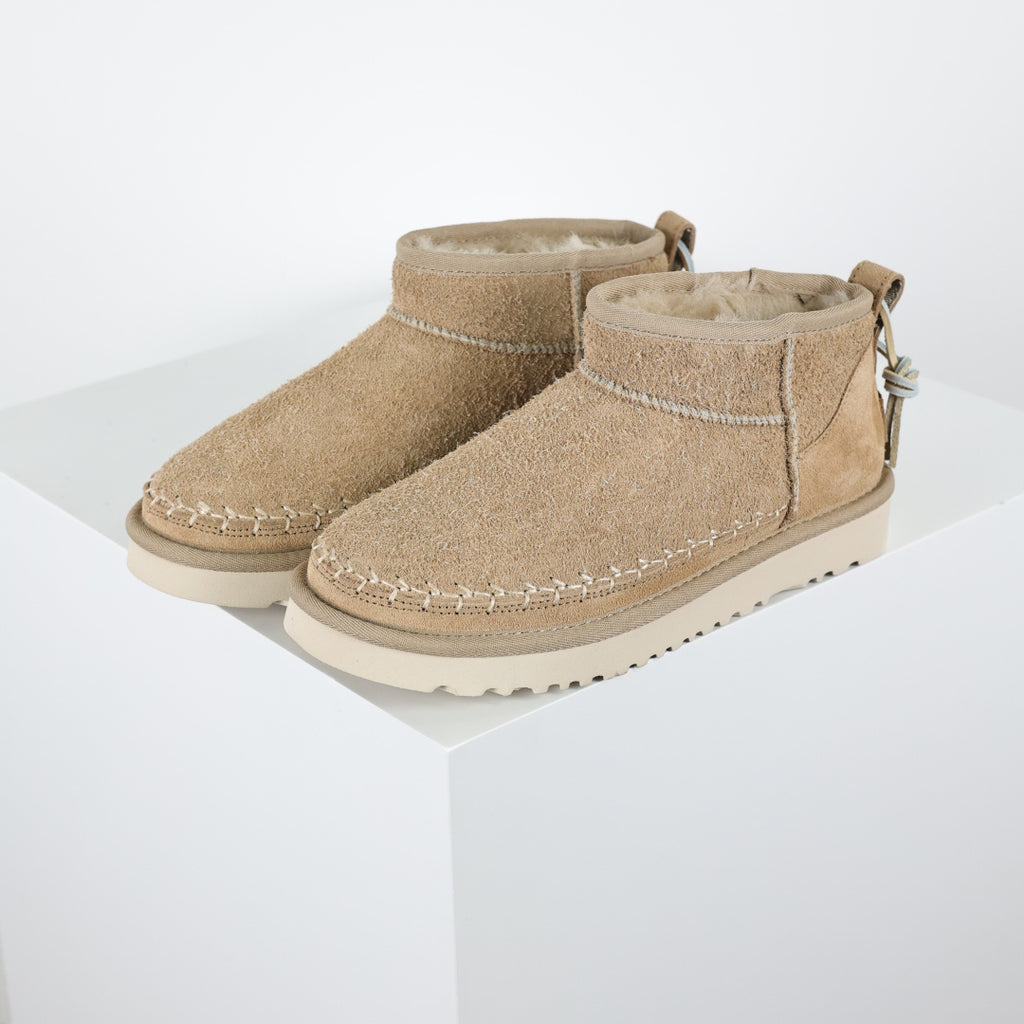 UGG Women's 1171538 Winter Boots - Style 235441497 - view 2