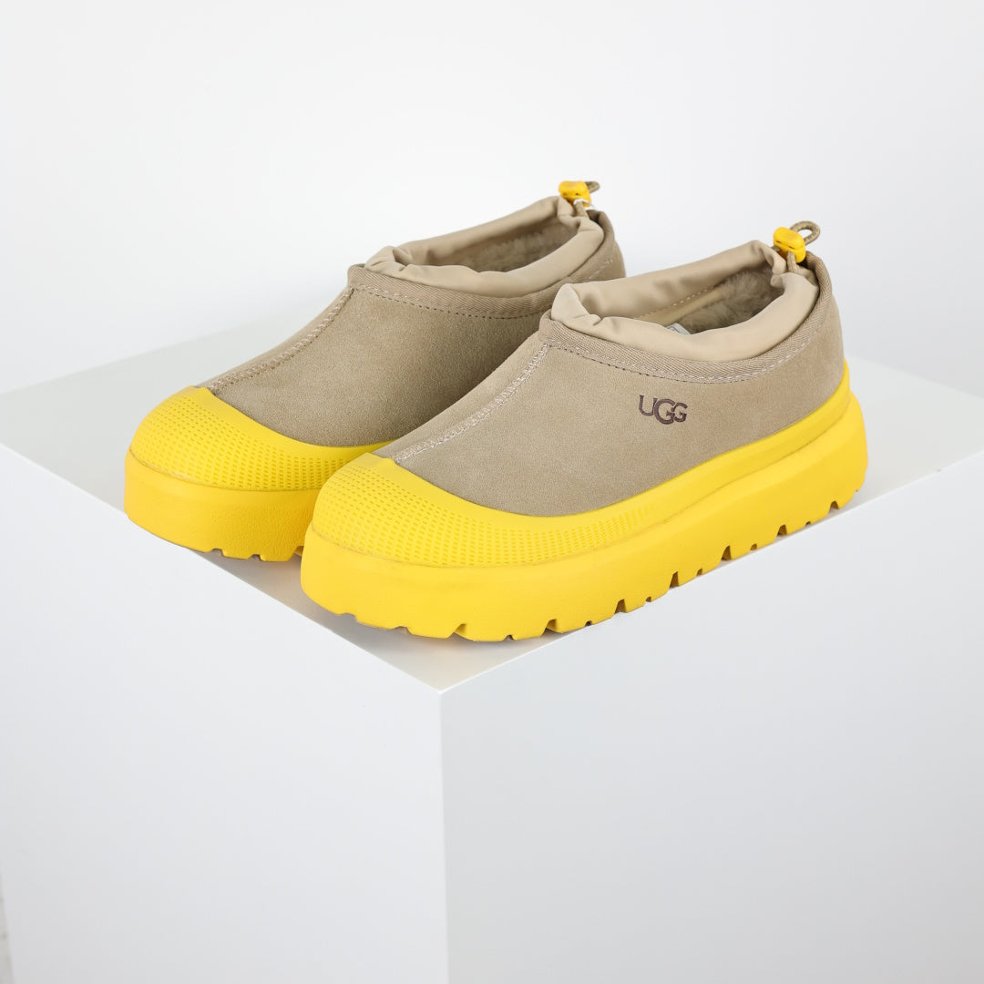UGG Unisex Seasonal 4cm Platform Winter Boots - Style 235441828 - view 2