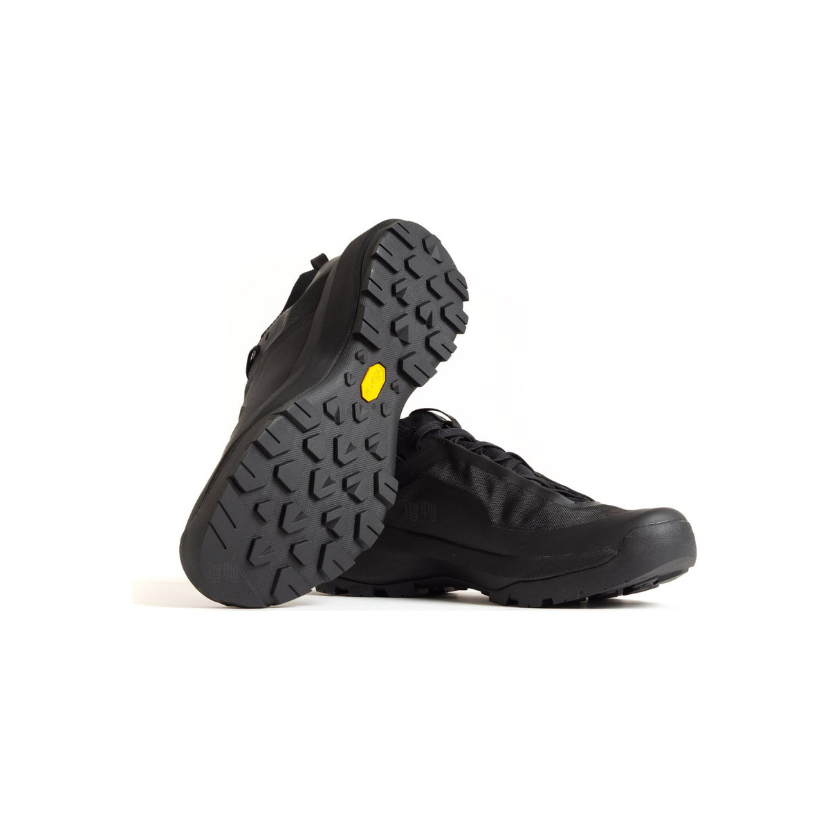Arc'teryx Vertex Alpine Men's Waterproof Approach Shoes – Black